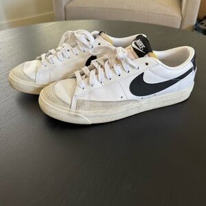 Nike Women's Blazer '77 Low Shoes